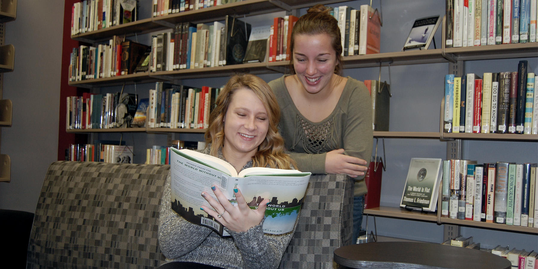 ICC Students Reading in Library